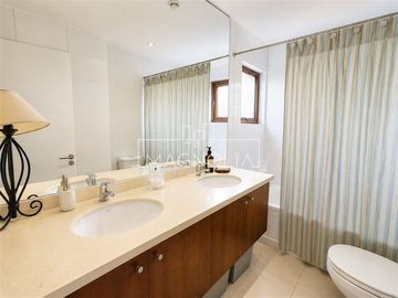 CASA EN VENTA 3 D EN CONDOMINIO, SAN CARLOS DE APOQUINDO
