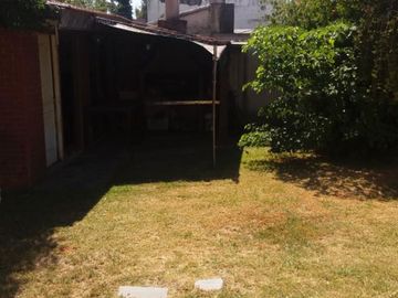 CHALET CON 3 DORMITORIOS (1 CON BAÑO EN SUITE) .