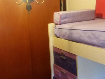 CHALET CON 3 DORMITORIOS (1 CON BAÑO EN SUITE) .