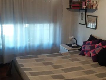 CHALET CON 3 DORMITORIOS (1 CON BAÑO EN SUITE) .