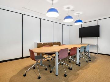 Private office space tailored to your business’ unique needs in Signature Revenue Tower