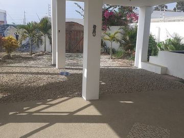 Se Vende Casa Cerca del Mar en Ballenita