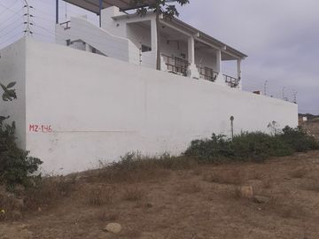 Se Vende Casa Cerca del Mar en Ballenita