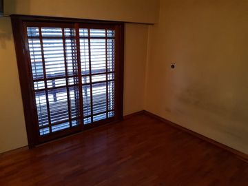 Departamento Tipo Casa en venta en Lanus Oeste