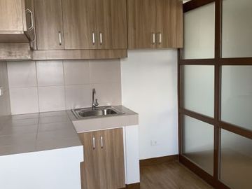 CITYLAND IN MANDALUYONG, NEAR BGC & MKT, RFO AFFORDABLE