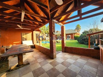Casa en venta de 5 dorm. en Melipilla