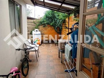 Casa en venta de 4 dorm. en La Florida