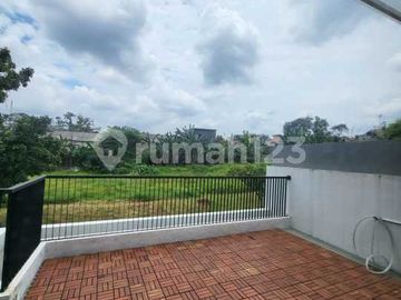 Flash Sale. Rumah Mewah Kencana Loka, BSD