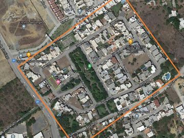 Casa en Venta Carretera Nacional El Vergel en esquina y frente a parque.