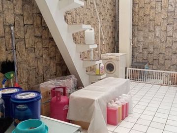 DIJUAL RUMAH MEWAH 2 LANTAI MODERN DI HOOK DI DALAM KOMPLEK