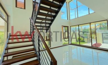 Brand New House with Pool for Sale in Multinational Village, Para&ntilde;aque City