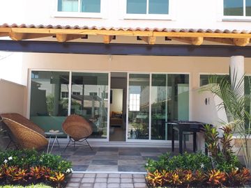 Hermoso condominio Estilo Californiano