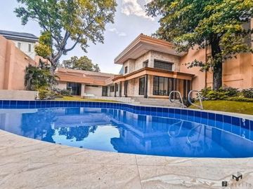 8 BR for Sale in Quezon City