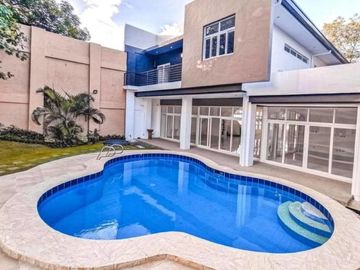 8 BR for Sale in Quezon City