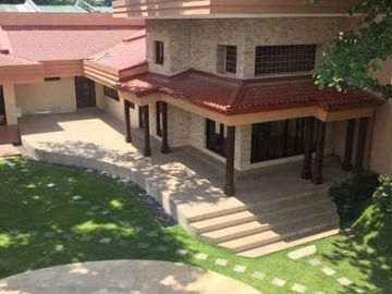 8 BR for Sale in Quezon City