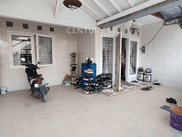 Rumah S H 1¼ Lt B Hijau Harapan Indah, Pejuang, Medan Satria, Bks
