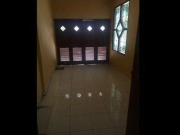 Hanya 3 M ! Rumah 2 Lt Wisma Menanggal Selangkah ke Raya A.Yani