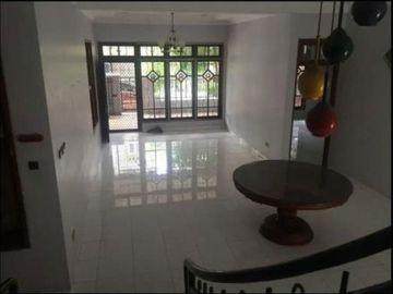 Hanya 3 M ! Rumah 2 Lt Wisma Menanggal Selangkah ke Raya A.Yani