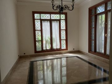 Disewakan Rumah cantik kawasan Pondok Indah Jakarta selatan