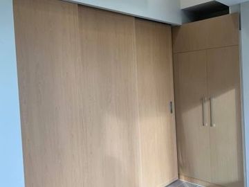 Negotiable Rush Sale 1BR Condo Unit across Uptown Mall