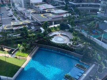 Negotiable Rush Sale 1BR Condo Unit across Uptown Mall