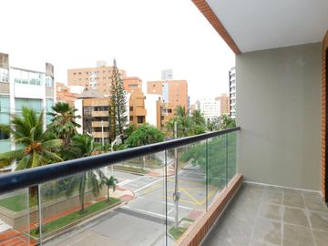 apartamento en venta en altos de riomar. Cod V86030