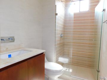 apartamento en venta en altos de riomar. Cod V86030