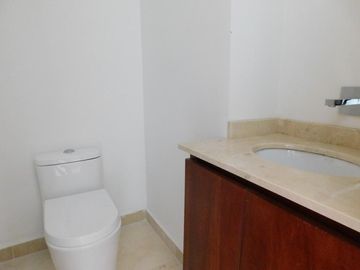 apartamento en venta en altos de riomar. Cod V86030