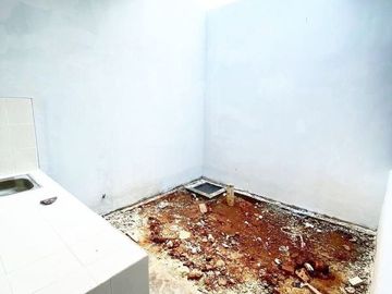 Rumah minimalis strategis row jalan luas