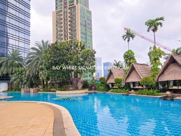 Apartemen Airlangga Ritz Carlton Mega Kuningan 4 BR Semi Furnished