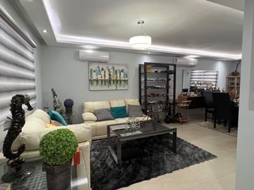 Casa en venta privada Cumbres Sole