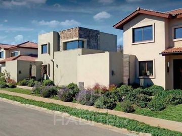 NUEVAS CASAS EN CHICUREO - MODERNAS