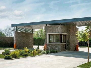 NUEVAS CASAS EN CHICUREO - MODERNAS