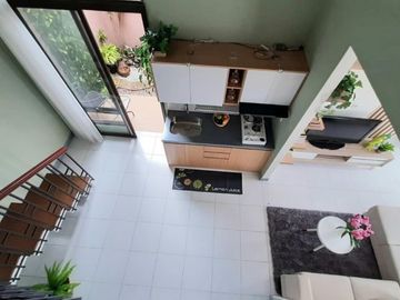 Flora Attic Minimalis Modern Murah di Aryana Karawaci