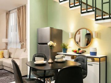Flora Attic Minimalis Modern Murah di Aryana Karawaci
