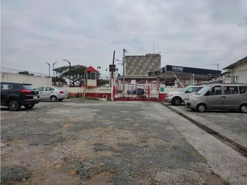 AV DE LAS AMERICAS LOCAL COMERCIAL Y PATIO