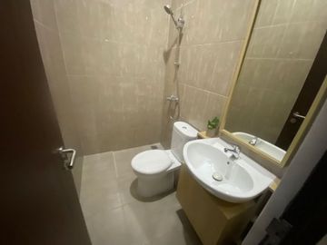 RUMAH BARU LOKASI STRATEGIS DI DEKAT TOL JOGLO JAKARTA BARAT