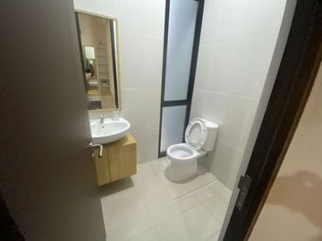 RUMAH BARU LOKASI STRATEGIS DI DEKAT TOL JOGLO JAKARTA BARAT