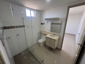 apartamento en arriendo en ciudad jardín. Cod A297