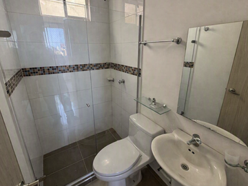apartamento en arriendo en ciudad jardín. Cod A297