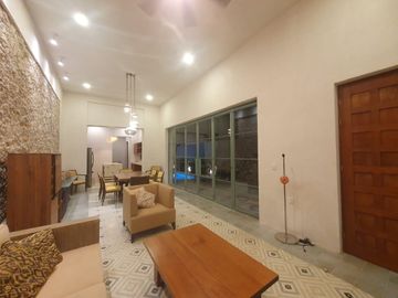 HERMOSA CASA NUEVA EN EL CENTRO DE MERIDA