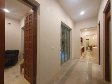HERMOSA CASA NUEVA EN EL CENTRO DE MERIDA