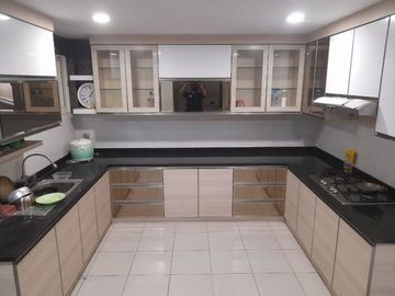 Rumah Hook fullfurnished ada lift di gading Serpong Tangerang