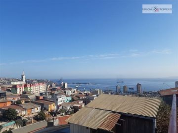 Casa en Venta en CASA EN CERRO FLORIDA, VALPARAÍSO