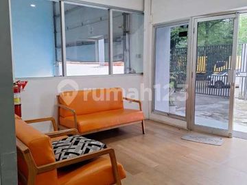 Disewakan Gudang Strategis Siap Usaha di Setu Parkir Luas