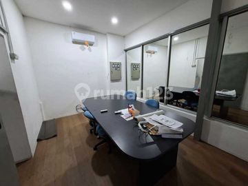 Disewakan Gudang Strategis Siap Usaha di Setu Parkir Luas