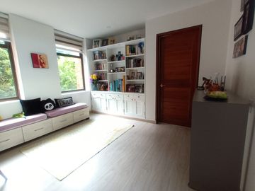 apartamento en venta en balcón de lindaraja. Cod V1106013