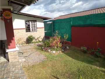 VENDO CASA DE SEGUNDA DE  3 HAB TERRENO DE 450M2