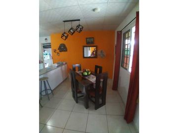 VENDO CASA DE SEGUNDA DE  3 HAB TERRENO DE 450M2