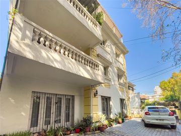 Edificio Venta de 4 pisos para Inversion. Providencia